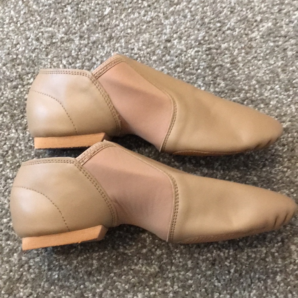 Stelle Dance shoe